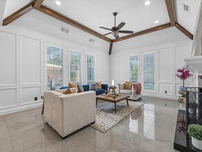 13 Hickory Shadows Dr in Houston, TX - Building Photo - Building Photo