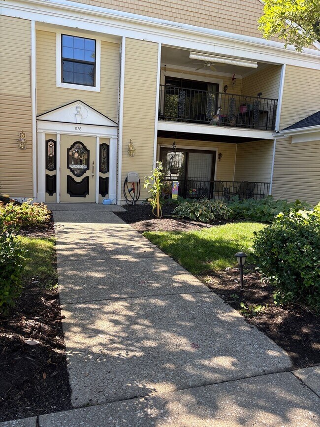816 Washburn Ave in Louisville, KY - Foto de edificio - Building Photo