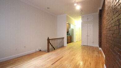906 Amsterdam Ave in New York, NY - Building Photo - Building Photo