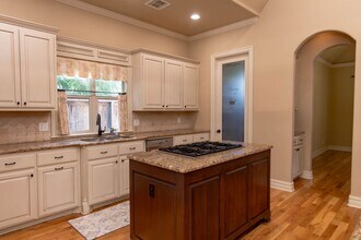 4601 E 108th Pl in Tulsa, OK - Foto de edificio - Building Photo