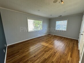 9545 N Hodge Ave in Portland, OR - Building Photo - Building Photo