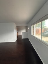 10929 Buford Ave in Lennox, CA - Building Photo - Building Photo