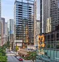 218 E Grand Ave in Chicago, IL - Building Photo