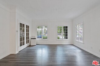 351 N Sierra Bonita Ave in Los Angeles, CA - Building Photo - Building Photo