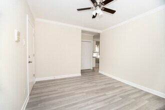 839 W Cornelia Ave, Unit 837-1N in Chicago, IL - Building Photo - Building Photo