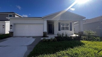 2023 Punch Bowl Ave in Davenport, FL - Building Photo