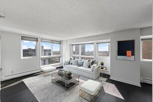 433 S 7th St in Minneapolis, MN - Building Photo