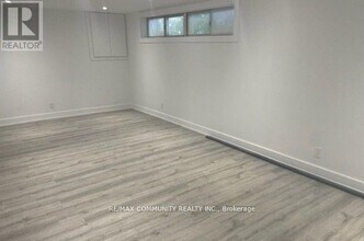 206 Crocus Dr in Toronto, ON - Building Photo - Building Photo