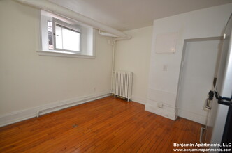 76 Charles St, Unit 2 in Boston, MA - Foto de edificio - Building Photo