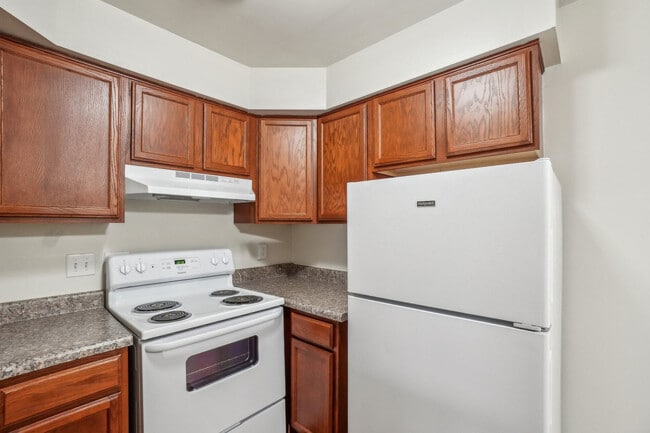 Orleans Place Apartments in Woodhaven, MI - Building Photo - Building Photo