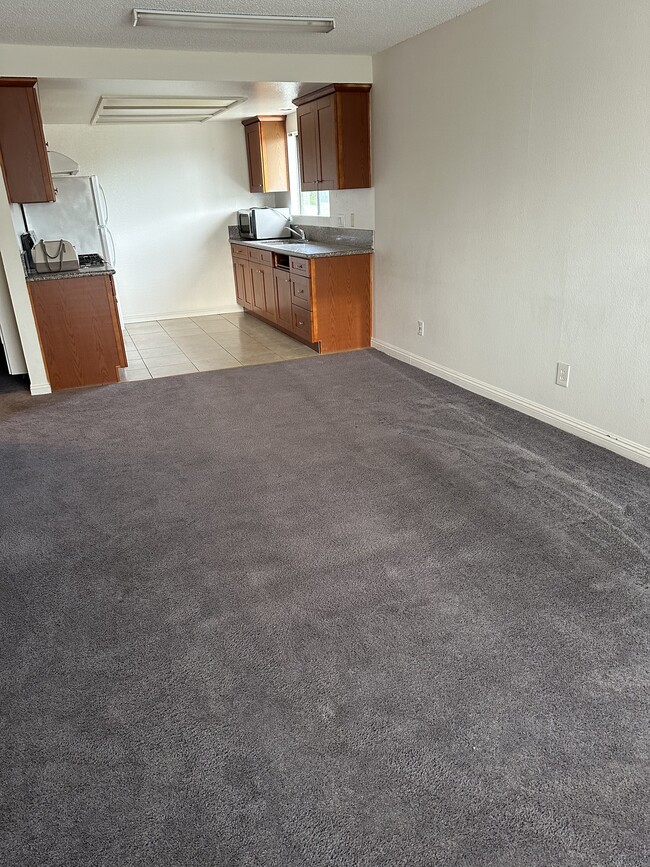1708 S Garfield Ave, Unit D in Alhambra, CA - Foto de edificio - Building Photo