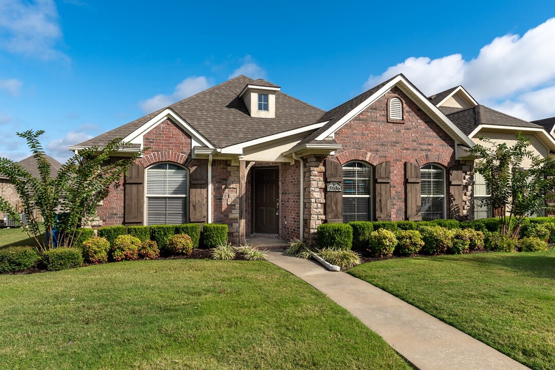3106 SW Hillstone Ave in Bentonville, AR - Building Photo