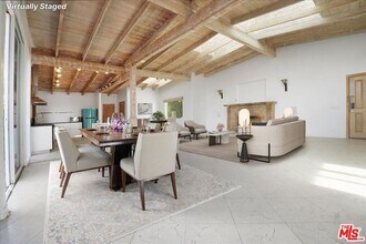960 N Tigertail Rd in Los Angeles, CA - Building Photo - Building Photo