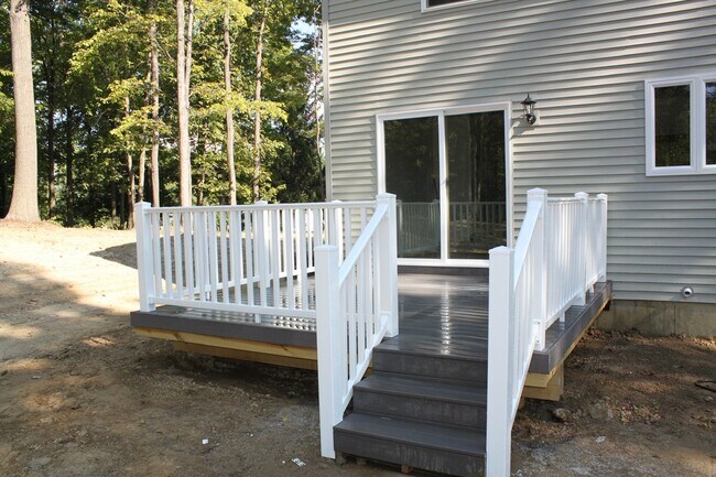 129 Vosburgh Rd in Clifton Park, NY - Building Photo - Building Photo