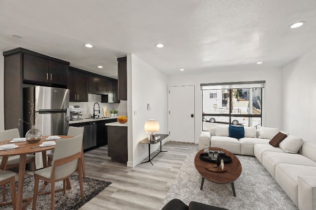 900 W College St in Los Angeles, CA - Building Photo - Building Photo