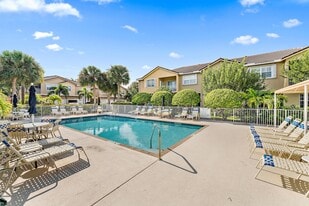 106 Lighthouse Cir, Unit G in Jupiter, FL - Building Photo