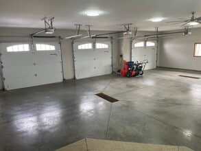 24545 360th St in Albany, MN - Foto de edificio - Building Photo