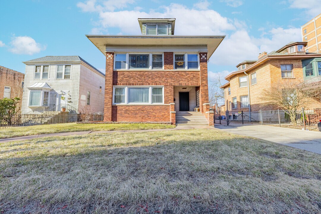 7324 S South Shore Dr in Chicago, IL - Building Photo