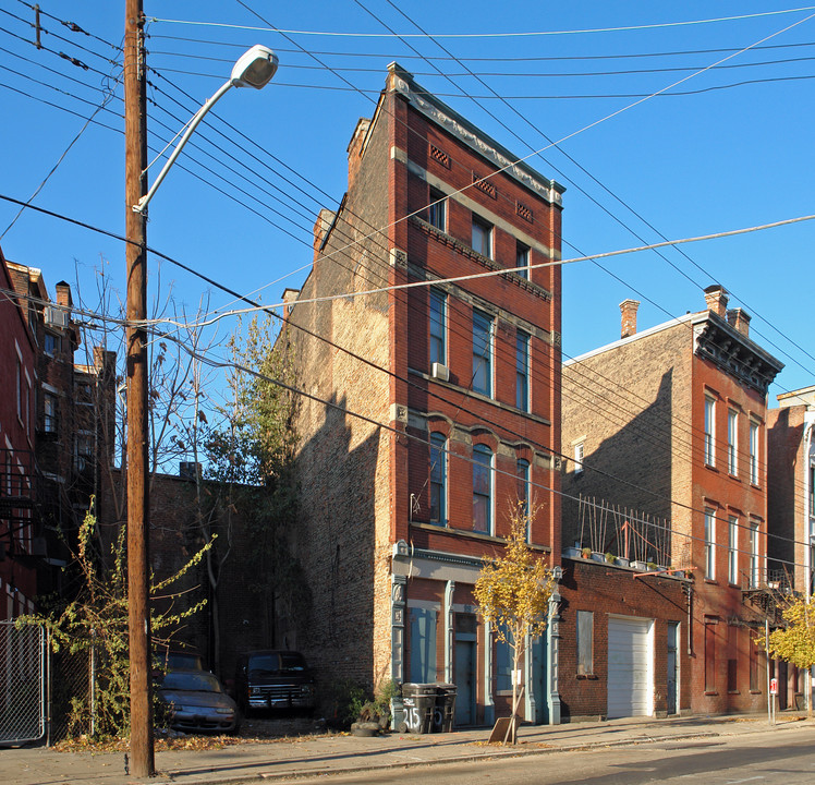 29 E McMicken Ave in Cincinnati, OH - Building Photo