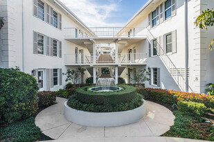 Moorings Bay Apartments in Naples, FL - Building Photo - Building Photo