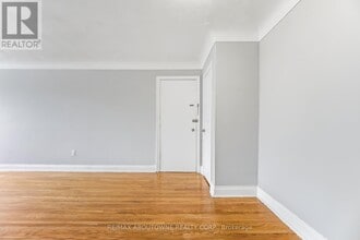 1037 Churchill Ave in Oakville, ON - Building Photo - Building Photo