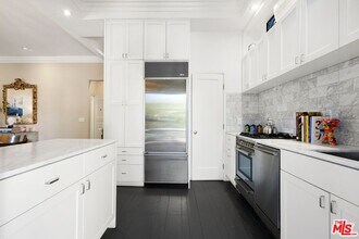 1416 Havenhurst Dr in West Hollywood, CA - Building Photo - Building Photo