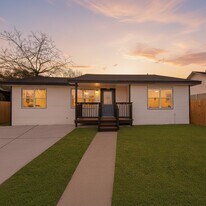 4406 Edison St in Houston, TX - Building Photo