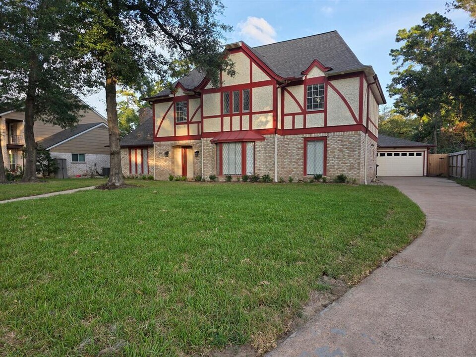 1107 Manatee Ln in Houston, TX - Building Photo