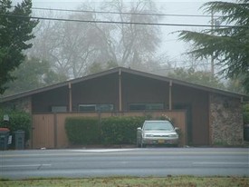 1915 Crater Lake Ave Apartments