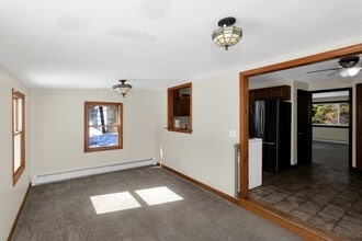 47 Campbell Dr in Easthampton, MA - Building Photo - Building Photo