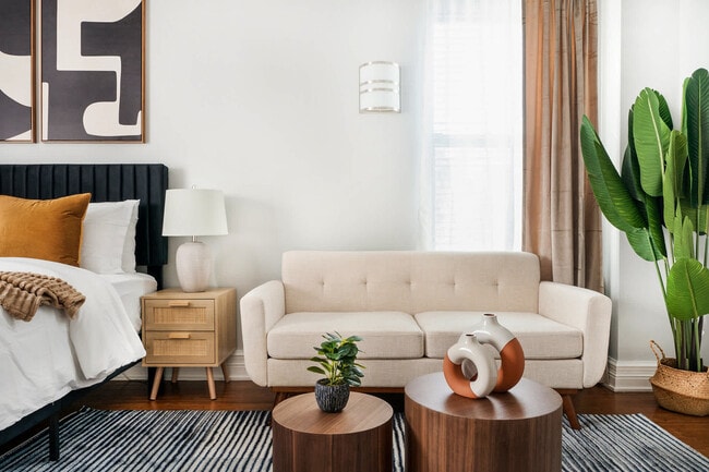 240 W 73rd St in New York, NY - Building Photo - Building Photo