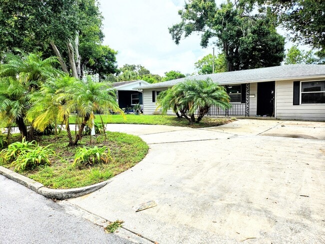 5020 16th Ave N