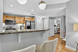 390 17th St NW in Atlanta, GA - Building Photo - Building Photo