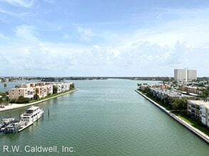 7300 Sun Island Dr S-Unit -Unit 803 in South Pasadena, FL - Building Photo - Building Photo