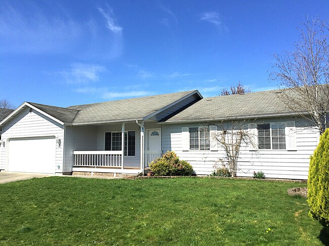 414 Orting Ave NW in Orting, WA - Building Photo - Building Photo