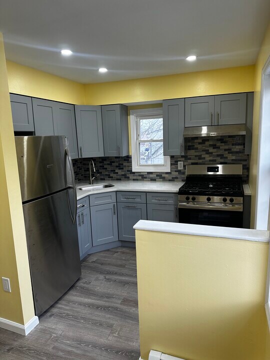 1245 Front St, Unit 2nd fl in Uniondale, NY - Building Photo
