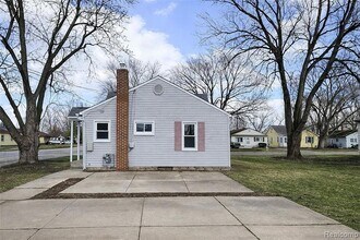 7451 Cavell St in Westland, MI - Building Photo - Building Photo
