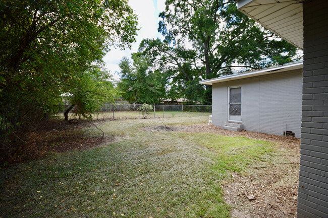 1310 Fairfield Dr in Ruston, LA - Building Photo - Building Photo