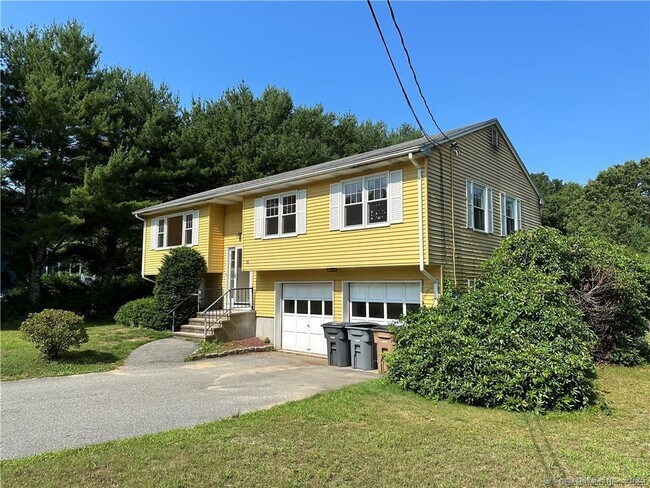 30 Cavasin Dr in East Lyme, CT - Building Photo - Building Photo