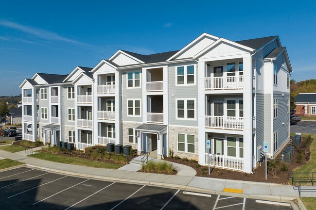 Madison Wakefield in Raleigh, NC - Foto de edificio - Building Photo
