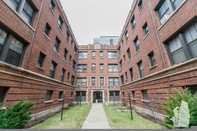 property at 516 W Cornelia Ave