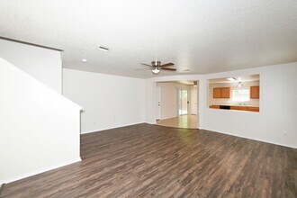 30 Knights Peak in San Antonio, TX - Building Photo - Building Photo
