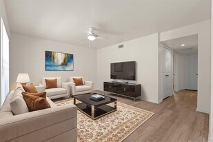 8210 Bauman Rd in Houston, TX - Building Photo