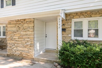 3798 S Athens St in Milwaukee, WI - Foto de edificio - Building Photo