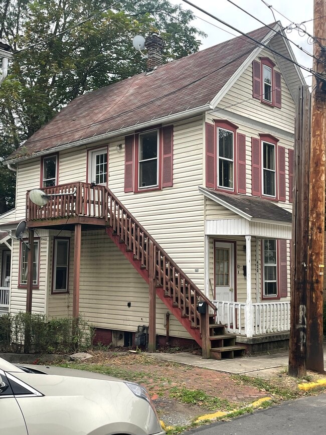 420 Moore St, Unit 2nd Floor