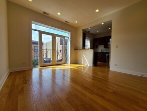 3339 N Halsted St in Chicago, IL - Building Photo - Building Photo