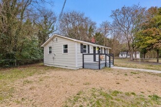 700 Ross Rd in Lillington, NC - Building Photo - Building Photo