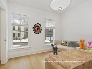 14 White Barns Ln in Norwalk, CT - Foto de edificio - Building Photo