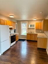 301 W 3rd St in Cle Elum, WA - Foto de edificio - Building Photo