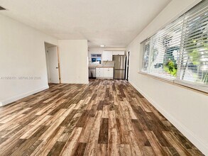927 SW 12th Ave in Miami, FL - Building Photo - Building Photo